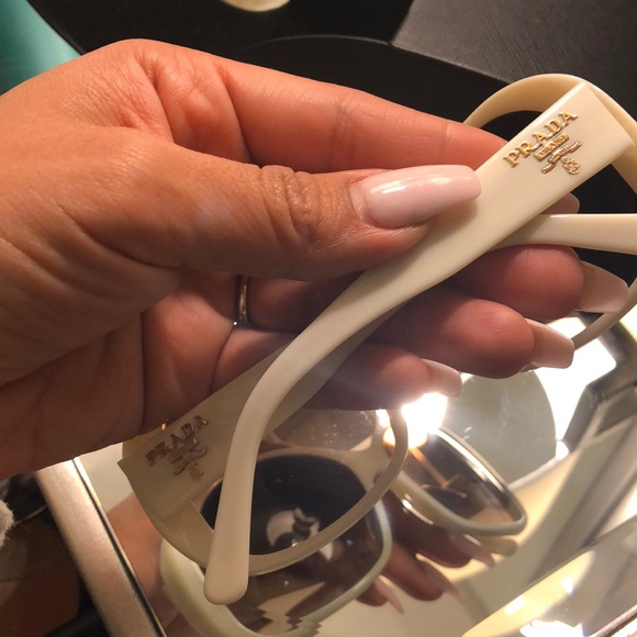 Prada white sunglasses spr 03m - Picture 2 of 4